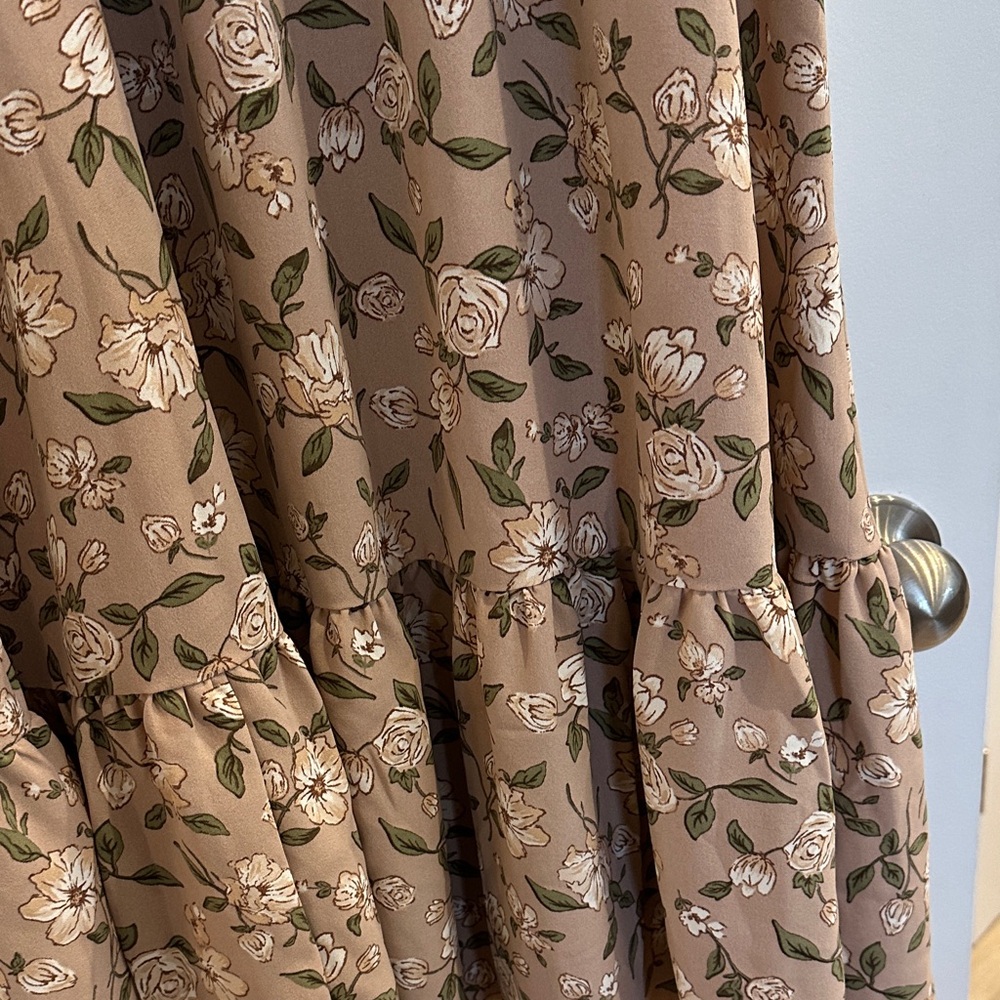 NWT Blu Pepper Floral Beige Maxi Dress - Picture 5 of 8